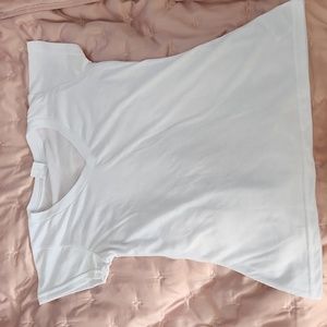 White v neck short sleeve t shirt